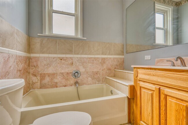 Building Photo - 4154 Schiller Pl