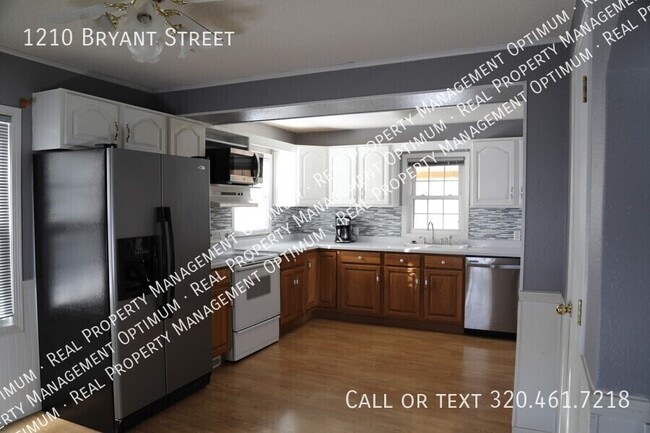 Primary Photo - 1210 Bryant St