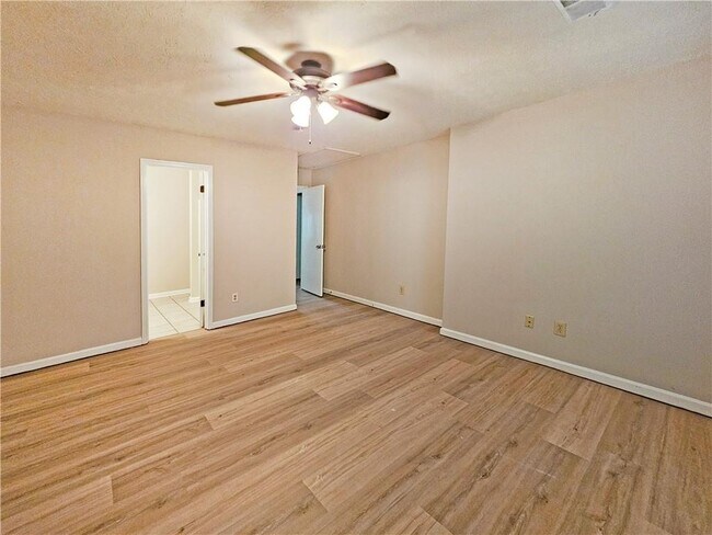 Building Photo - 2752 Northwood Ct