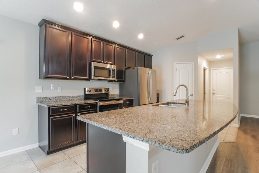 Building Photo - 165 River Dee Dr