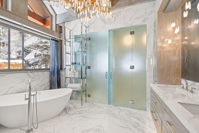 Building Photo - 472 Thunderbowl Ln