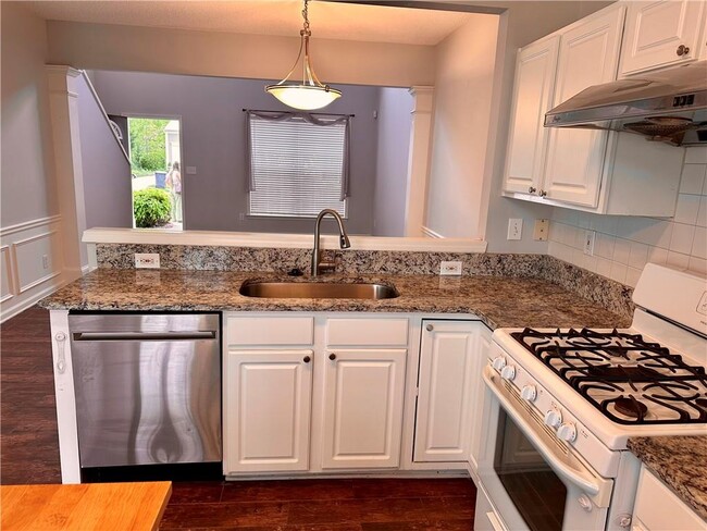 Building Photo - 6004 Falling Water Ct