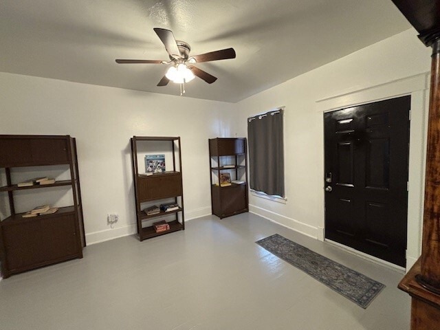 Building Photo - 2344 Elm St