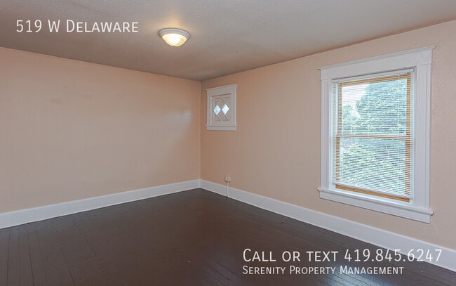Building Photo - 519 W Delaware-
