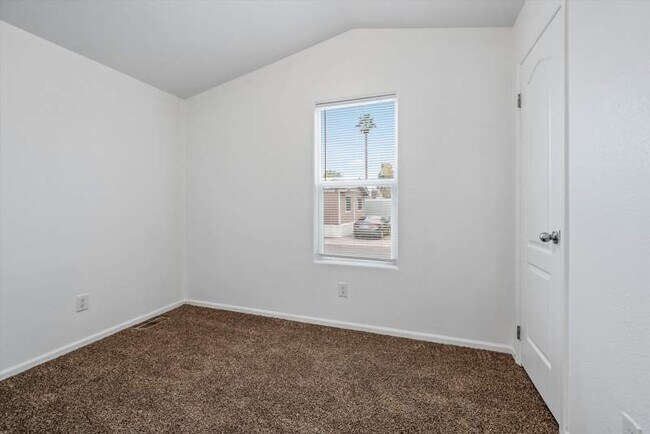 Building Photo - 5505 N Shannon Rd