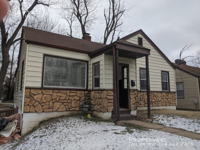 Primary Photo - 346 Plaza Ave