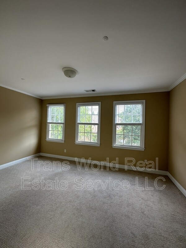 Building Photo - 1041 Emory Parc Pl
