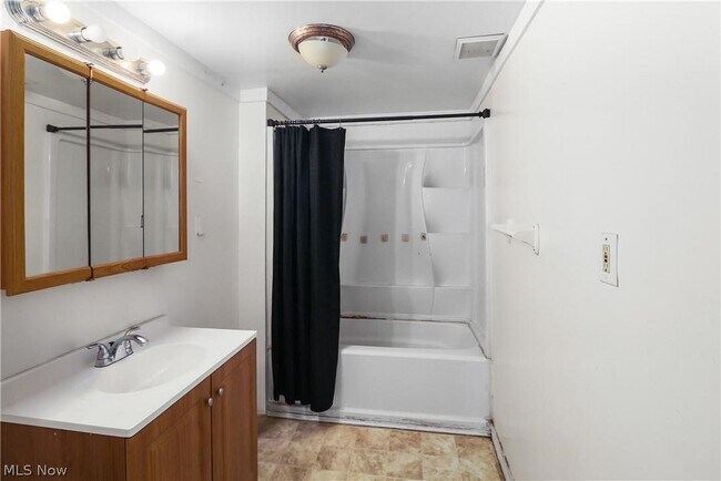 Building Photo - 511 Brown St