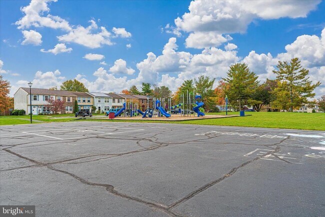 Building Photo - 7167 Glenmeadow Ct