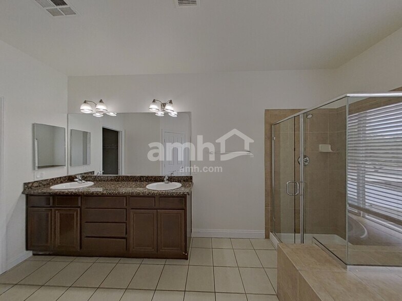 Building Photo - 2974 E Gables Vale Ct