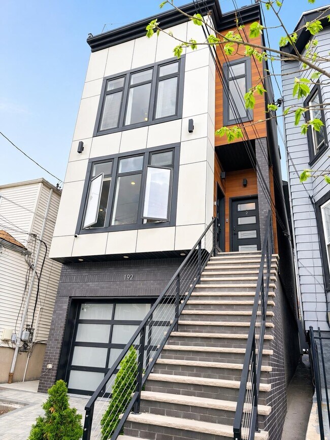 Building Photo - 192 Congress St