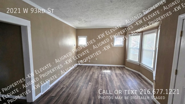 Building Photo - 2021 W 93rd St