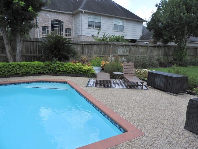 Building Photo - 2319 Amber Springs Dr