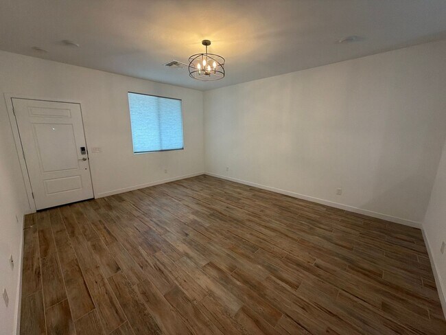 Building Photo - 17072 W Alice Ave