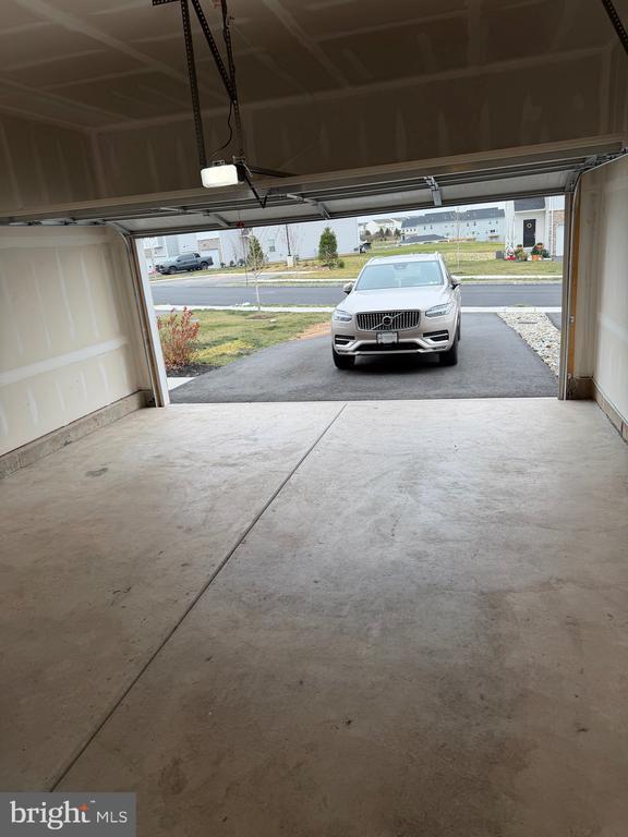 Building Photo - 127 Painters Wy