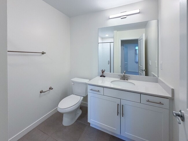 Building Photo - 1568 E Thompson Blvd