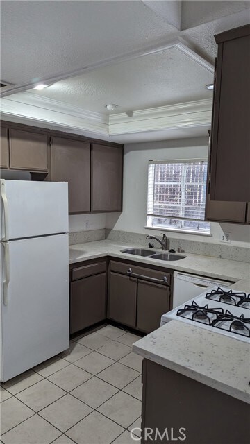 Building Photo - 26115 Frampton Ave