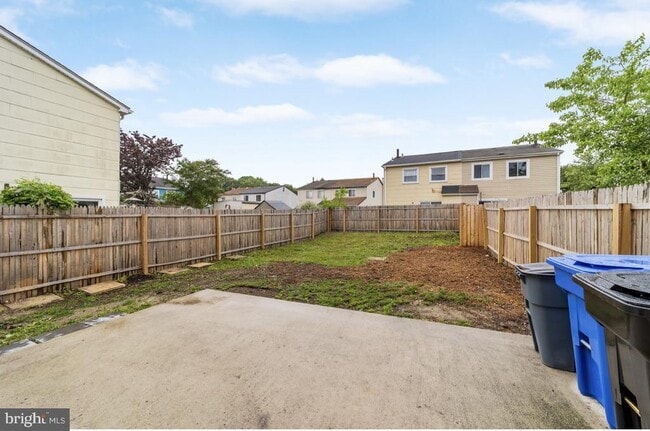 Building Photo - 75 Fomalhaut Ave
