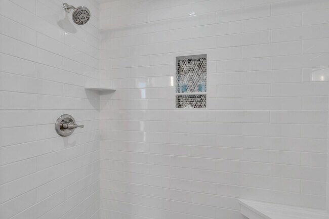 Building Photo - 1205 7th Ave