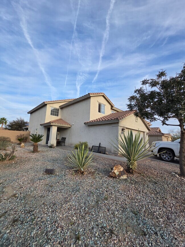 Building Photo - 1081 S 225th Ave