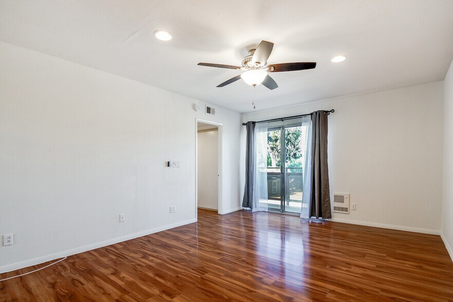 Master Bedroom - with Park View - 851 Cypress Ave