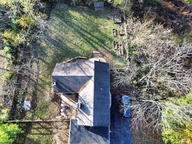 Building Photo - 7249 State Rd