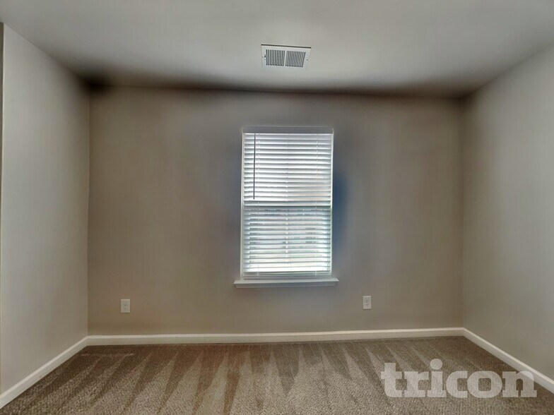 Building Photo - 406 Riverwood Ct