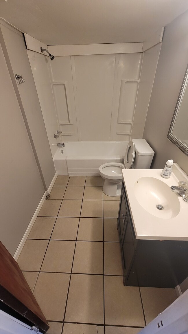 1 Bed Apartment in Germantown! 1704 S Preston St Louisville KY 40217