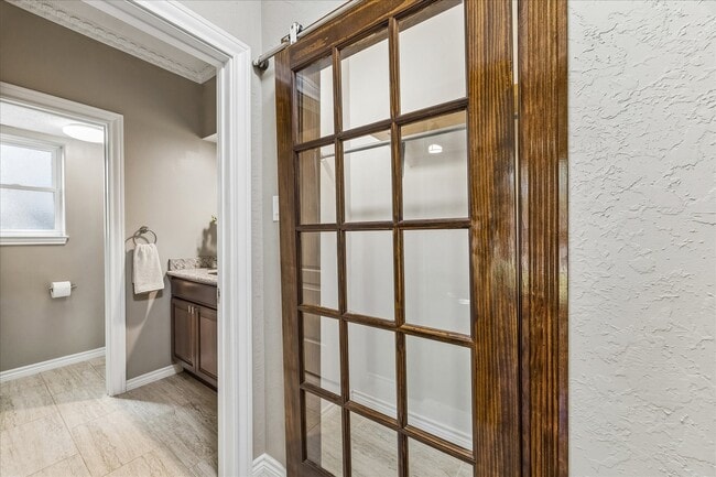 Building Photo - 1030 Crossroads Dr