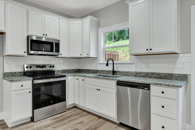 Building Photo - 265 Cass Ln NW