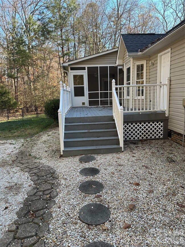 Building Photo - 124 Moonlight Way