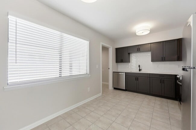 Building Photo - 1331 Cedar St