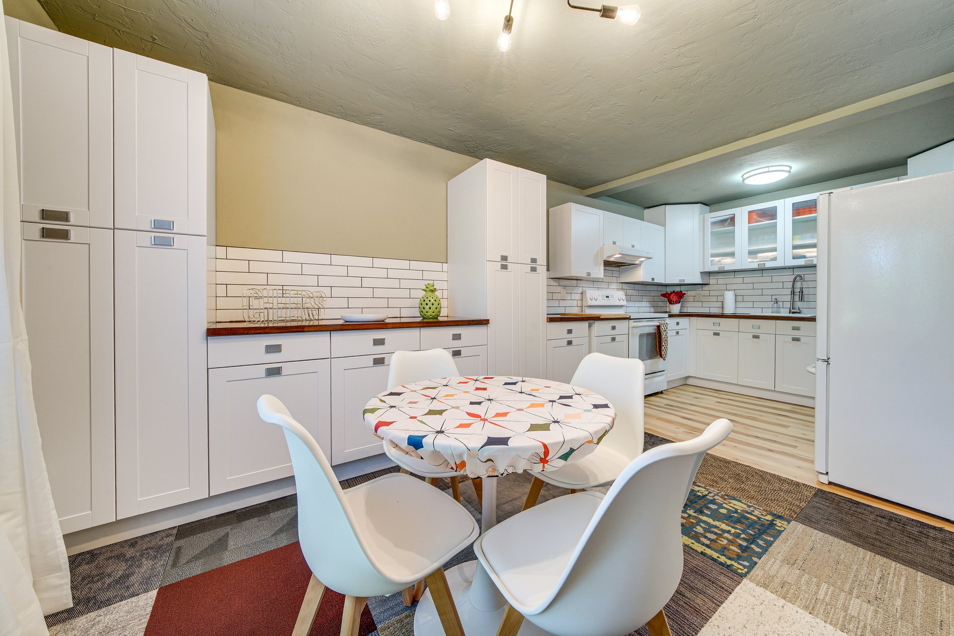 Building Photo - 1425 S Puget Dr