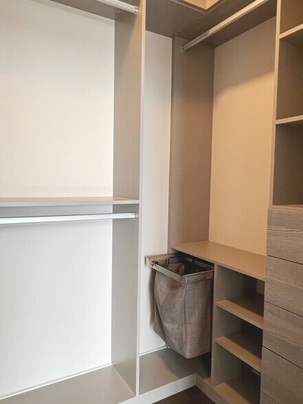 3707 California Closet - 515 Church St