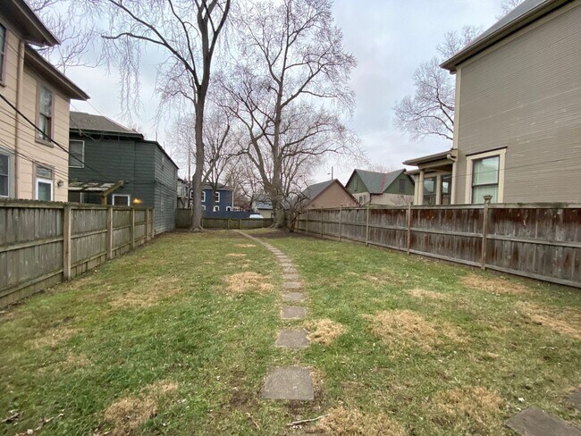 Building Photo - Short North / Victorian Village Single Family House!