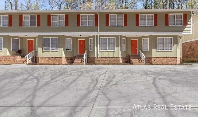 Building Photo - 265 Lexington Heights