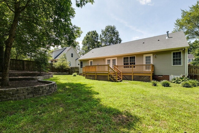 Building Photo - 1913 Castle Glen Dr