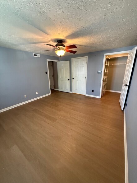 Building Photo - 86 Eldon Way
