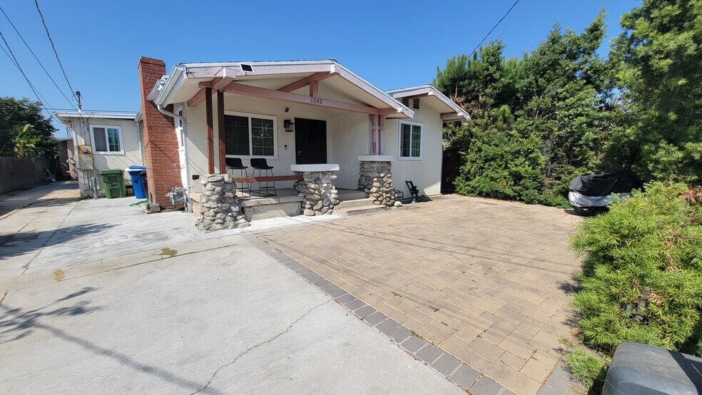 Building Photo - 1243 N Alexandria Ave