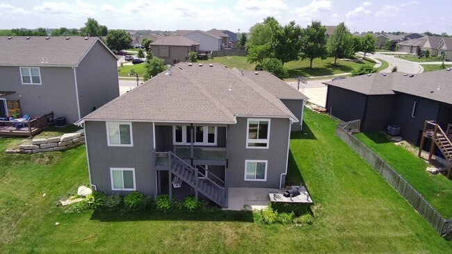Building Photo - 627 N Daylily Dr