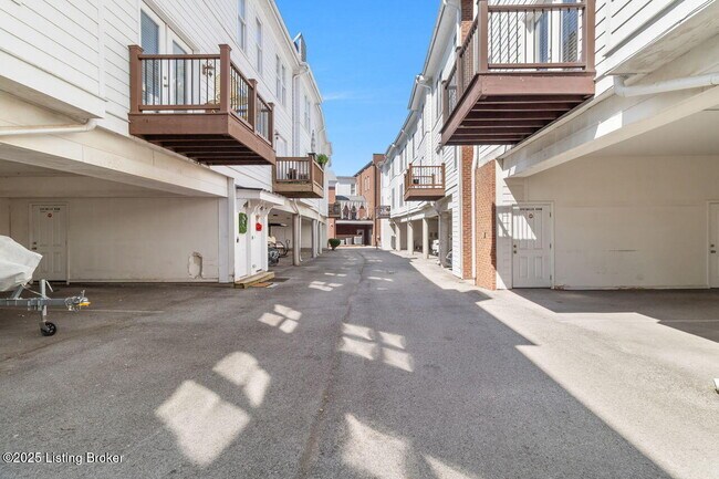 Building Photo - 10603 Norton Commons Walk