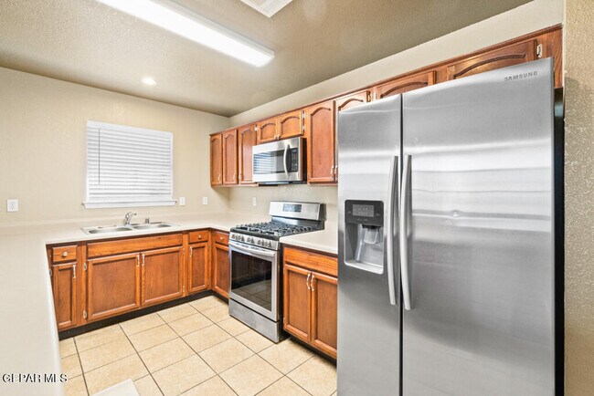 Building Photo - 14056 Tierra Venado Dr