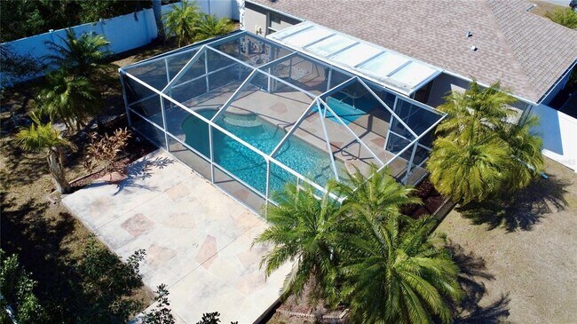 Building Photo - 4550 Fernway Dr