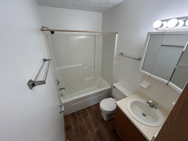Building Photo - Spacious 2-Bedroom Living in a Quiet Commu...