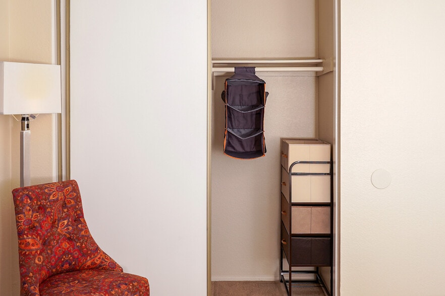 Building Photo - 4095 Rosenda Ct