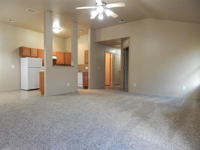 Building Photo - 3623 Vanguard Dr