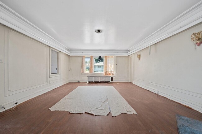 Building Photo - 105-05 Ditmars Blvd