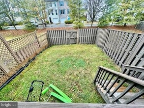 Building Photo - 165 Lexington Ct