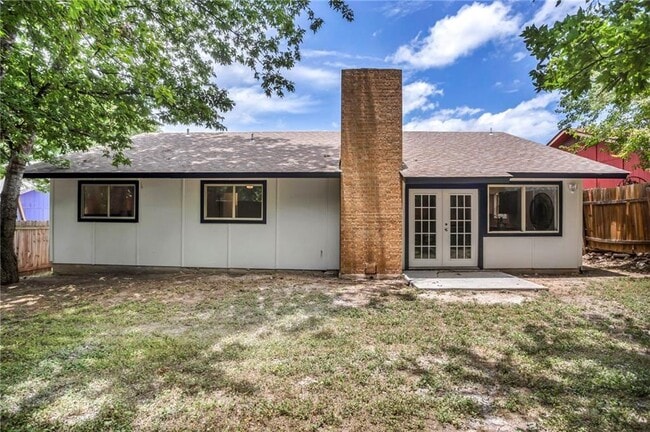Building Photo - 2416 Village Walk