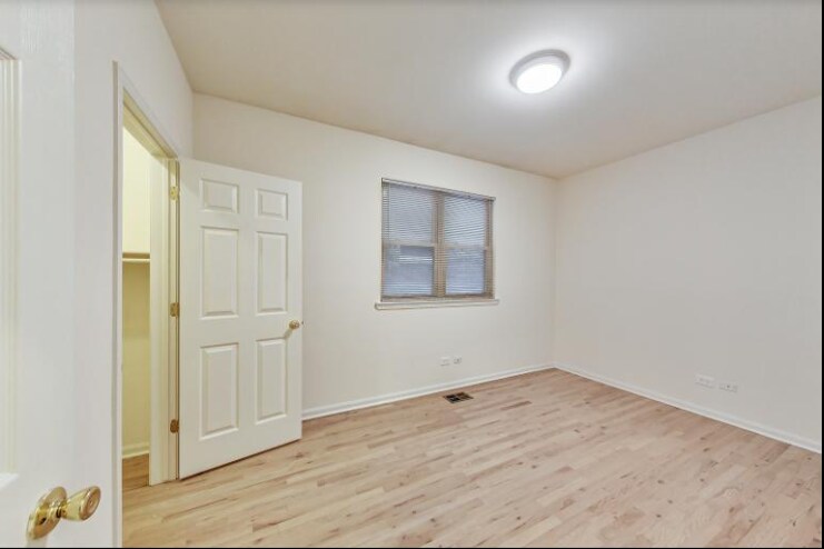 Building Photo - 2817 N Damen Ave